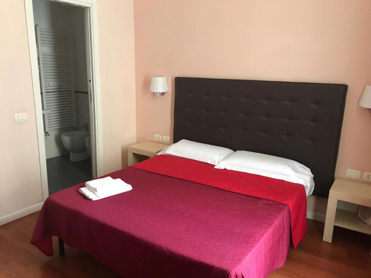 Elle Cavour Guest House ローマ エクステリア 写真