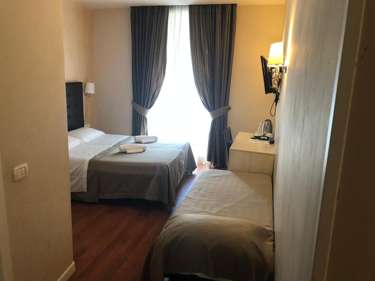 Elle Cavour Guest House ローマ エクステリア 写真